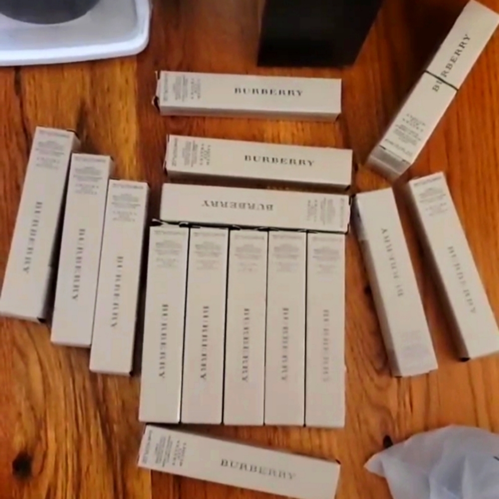 15 Burberry No. 53 Oxblood liquid lip velvet